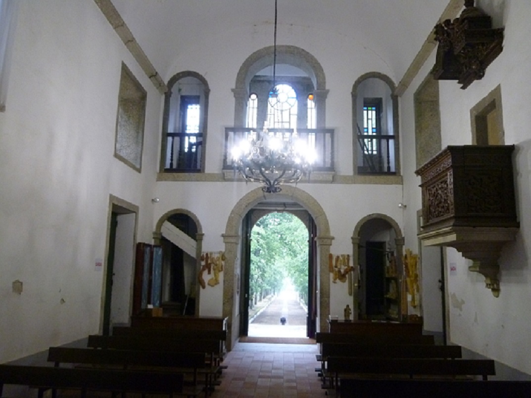 Capela de Santa Marta do Leão - Entrada e coro