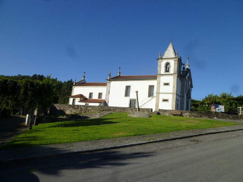 Igreja de Santa Maria de Moure