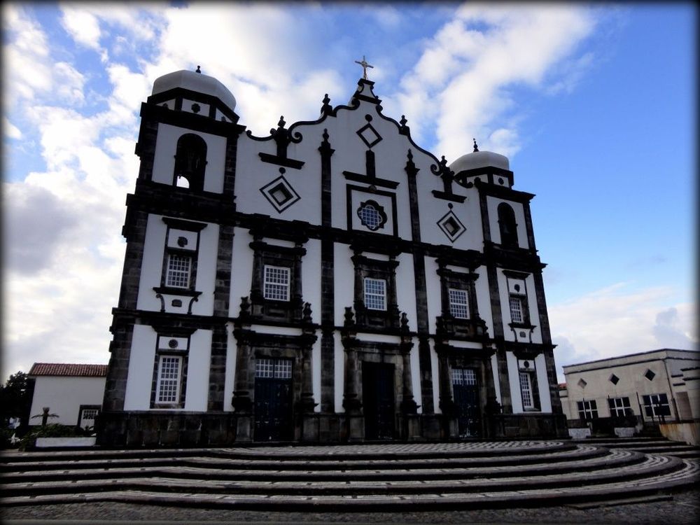 Igreja Matriz de Santa Cruz das Flores