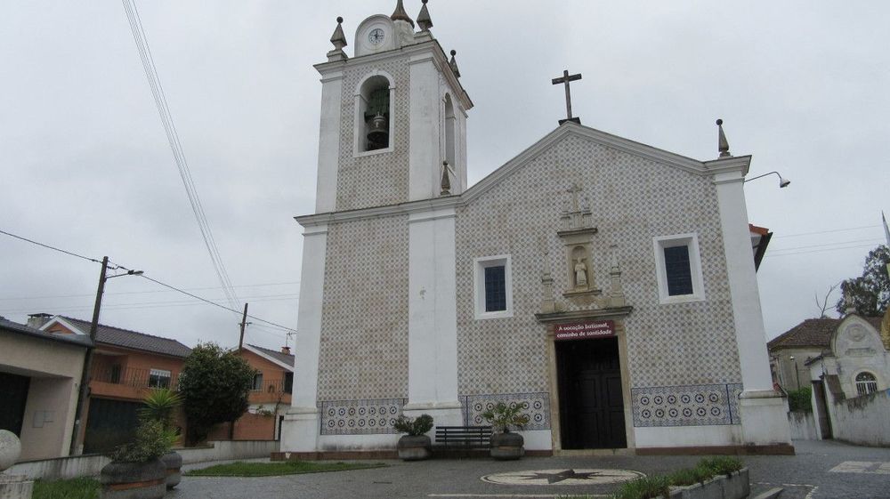 Igreja de Óis da Ribeira - Fachada da Igreja