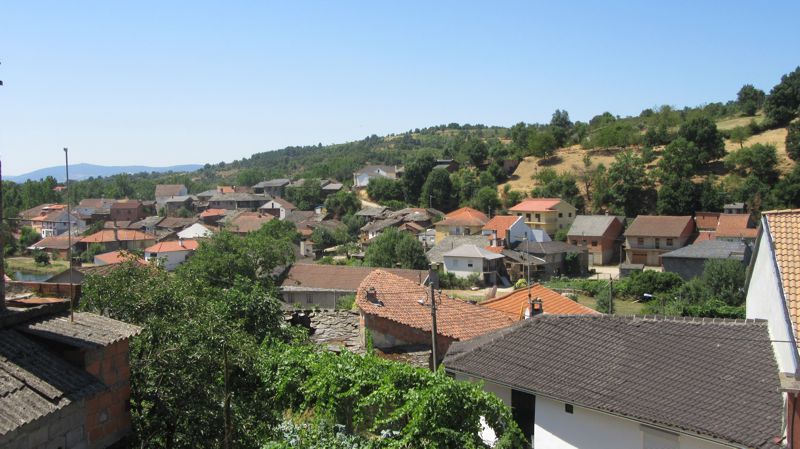 Vista da Igreja Paroquial de Aveleda