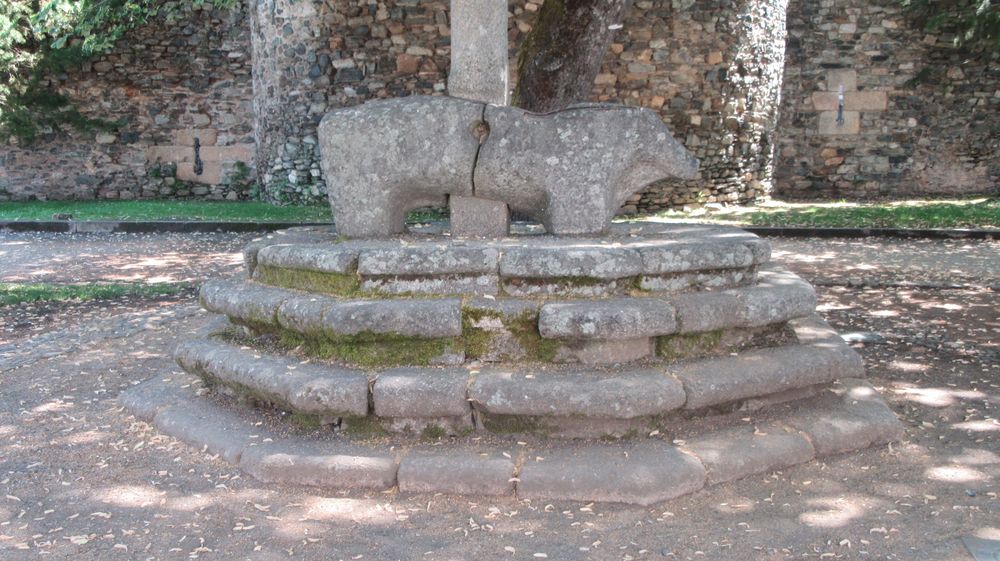 Pelourinho de Bragança - Porca