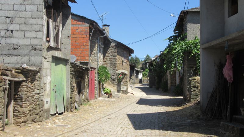 Rua de Rio de Onor Rua de Rio de Onor