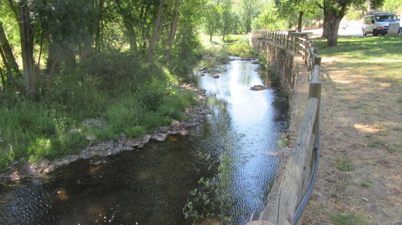 Rio Onor Rio Onor - Entrada sul da aldeia