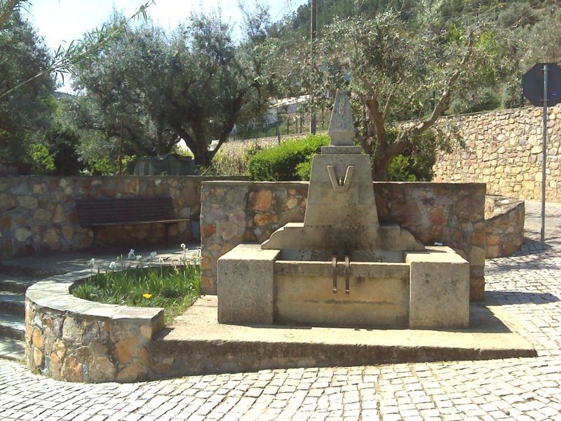 Fonte no cais