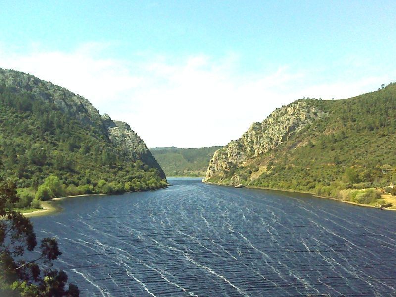 O rio Tejo a jusante da ponte