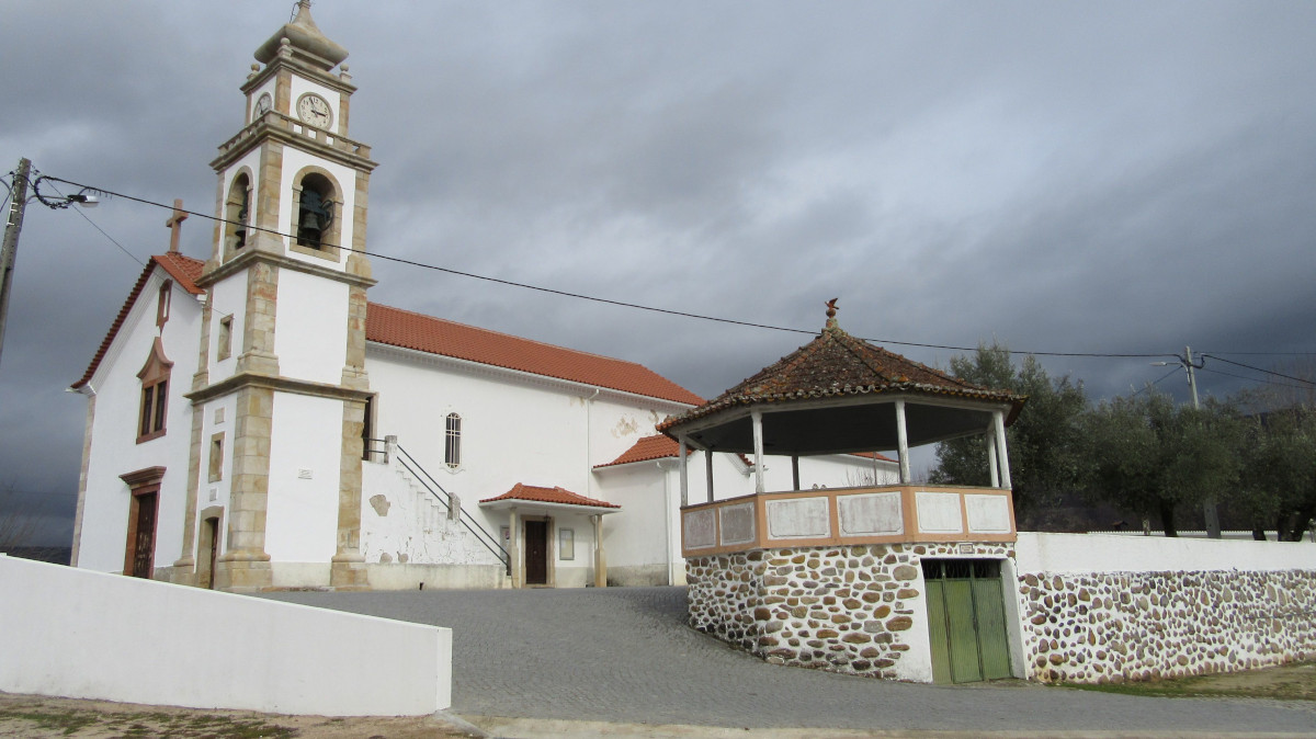 Igreja Matriz de Serpins