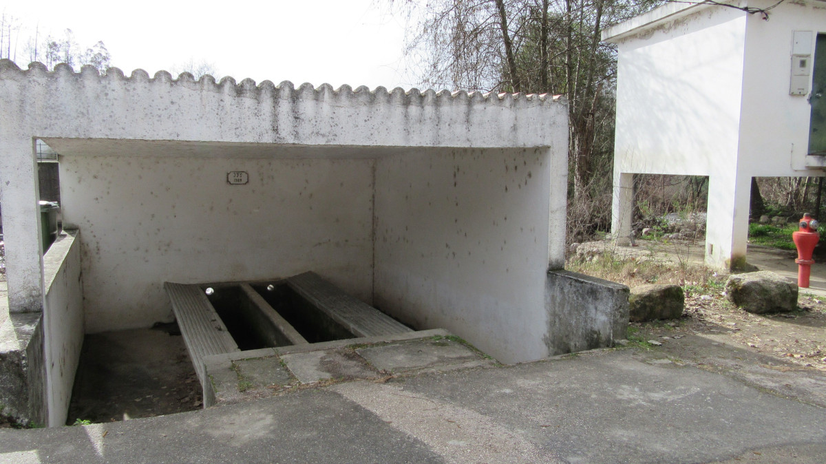 Lavadouro de Serpins