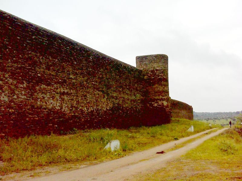 Castelo de Veiros - muralhas