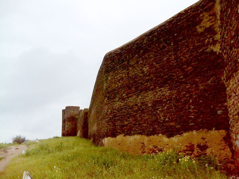 Castelo de Veiros - muralhas