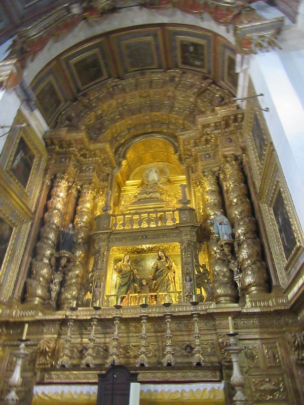 Mosteiro de Coz - Altar-mor Mosteiro de Coz - Altar-mor