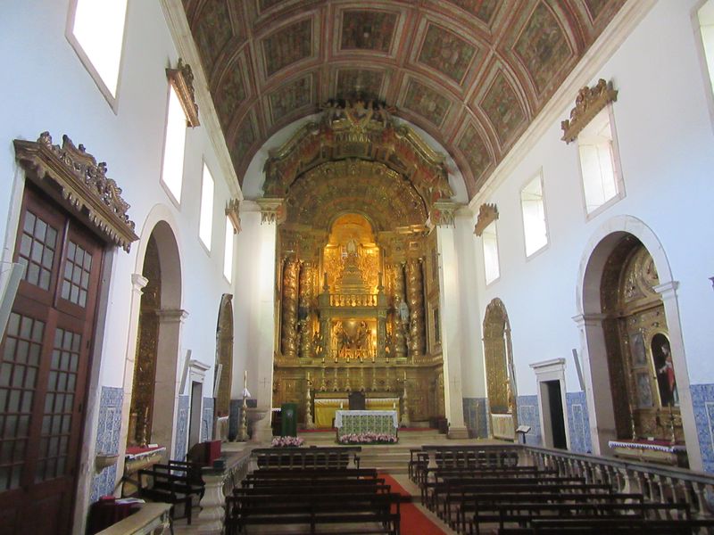 Mosteiro de Coz - Altar-mor Mosteiro de Coz - Altar-mor