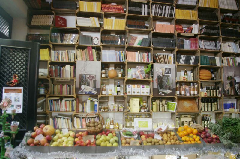 Livros e frutas