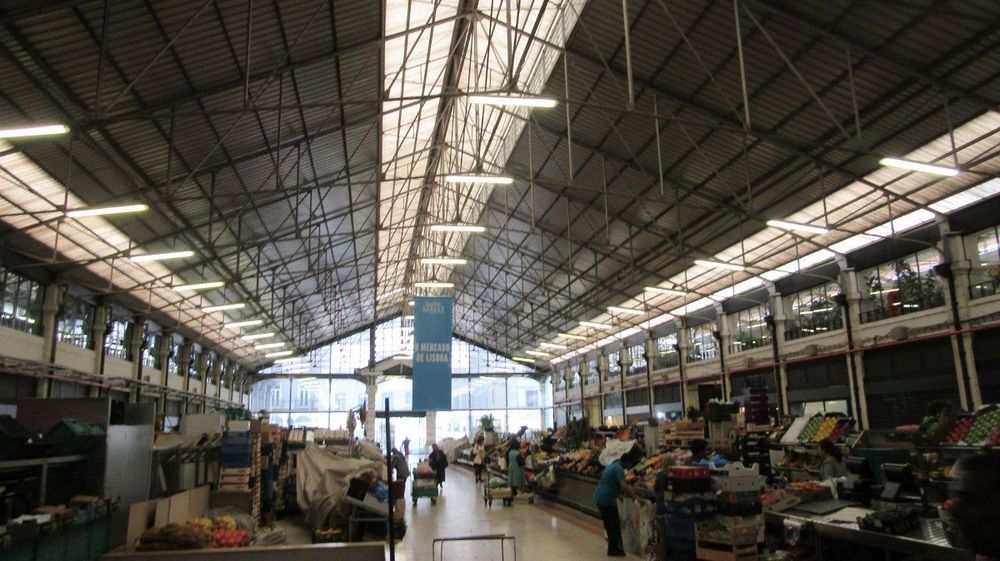 Mercado da Ribeira - Venda de Legumes e Frutas