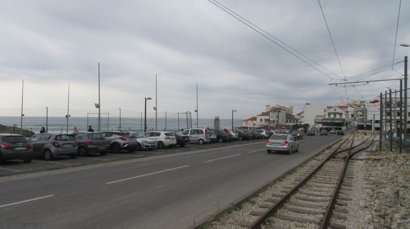 Linha da Praia das Maçãs