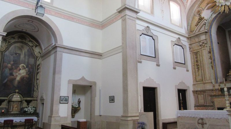 Igreja de Sobral de Monte Agraço - Lateral esquerda
