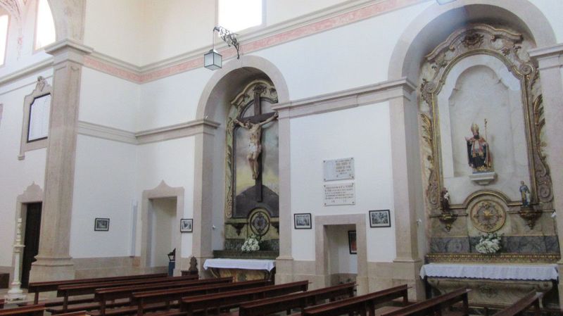 Igreja de Sobral de Monte Agraço - Altares à direita