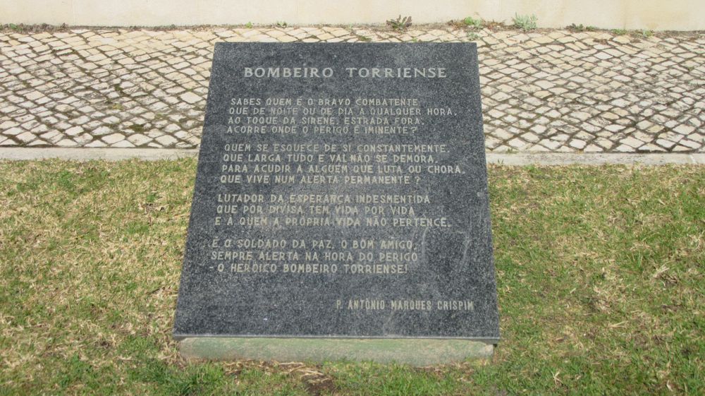 Monumento ao Bombeiros Torriense