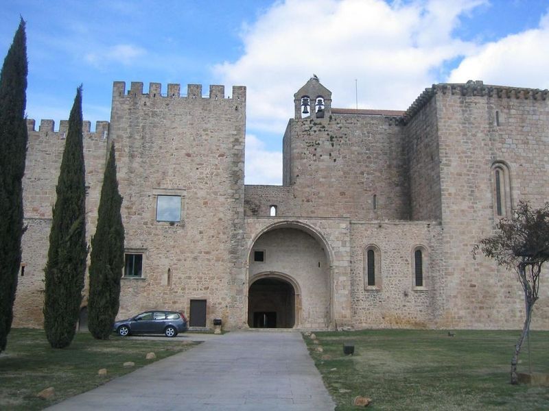 Mosteiro de Santa Maria de Flor da Rosa