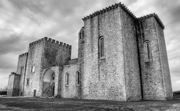 Mosteiro de Santa Maria de Flor da Rosa