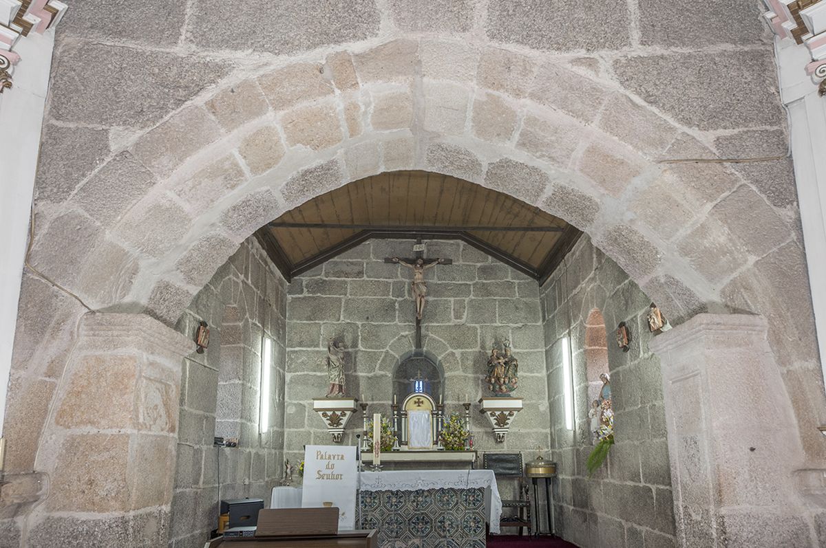 Igreja de Jazente - altar-mor