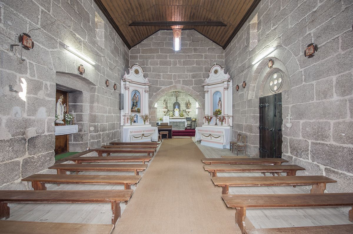 Igreja de Jazente - nave