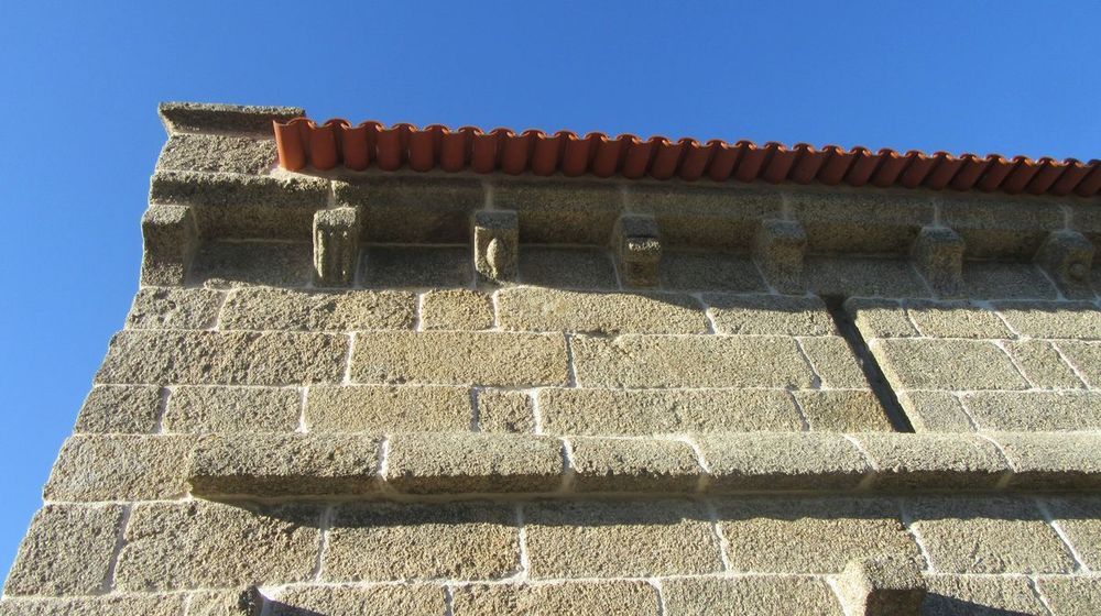 Igreja Matriz de Jazente - Cachorros e lacrimal