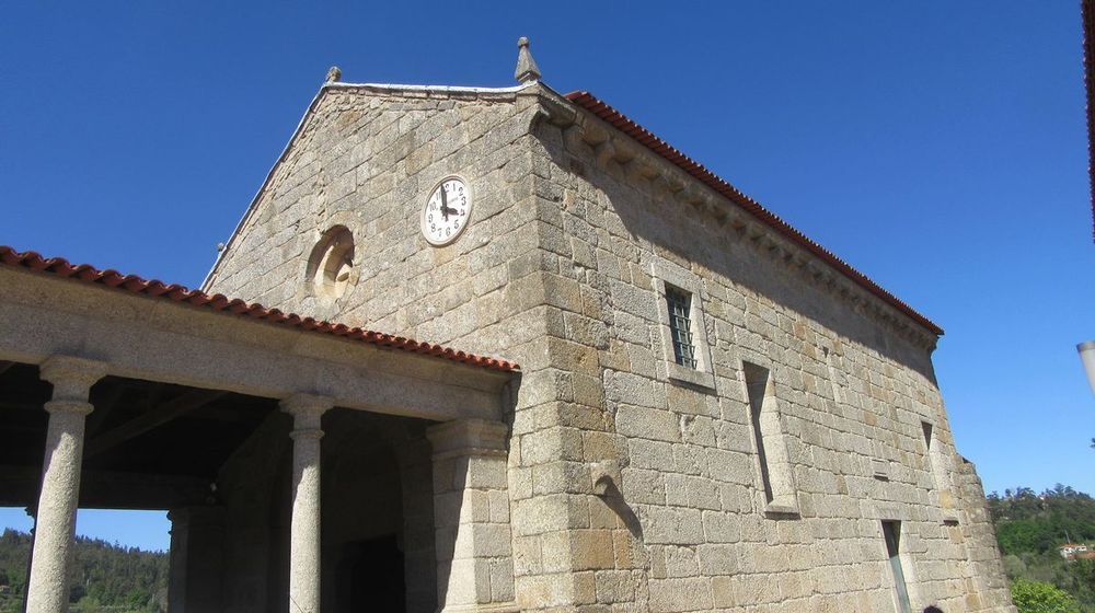 Igreja Santo André - fachada sul e galilé
