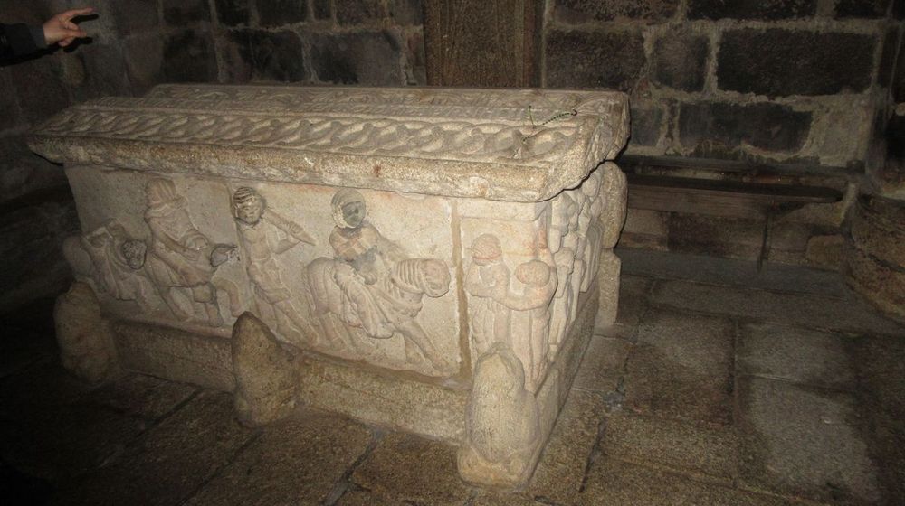 Igreja - túmulo Egas Moniz