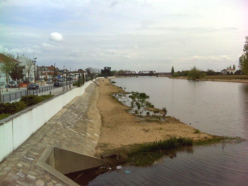 Jardim à beira-rio de Coruche