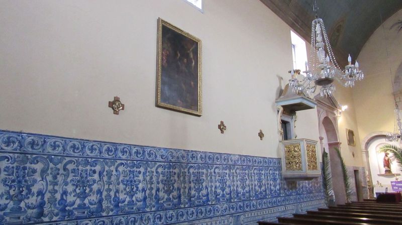 Igreja Matriz - lateral esquerda e púlpito