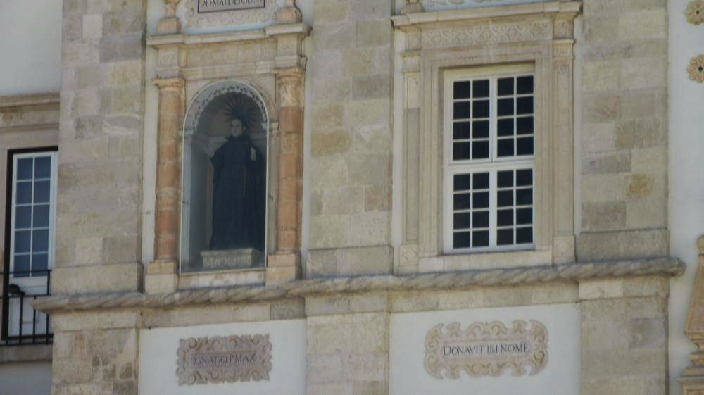 Nicho na fachada da Sé de Santarém