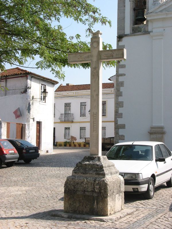 Igreja e Cruzeiro