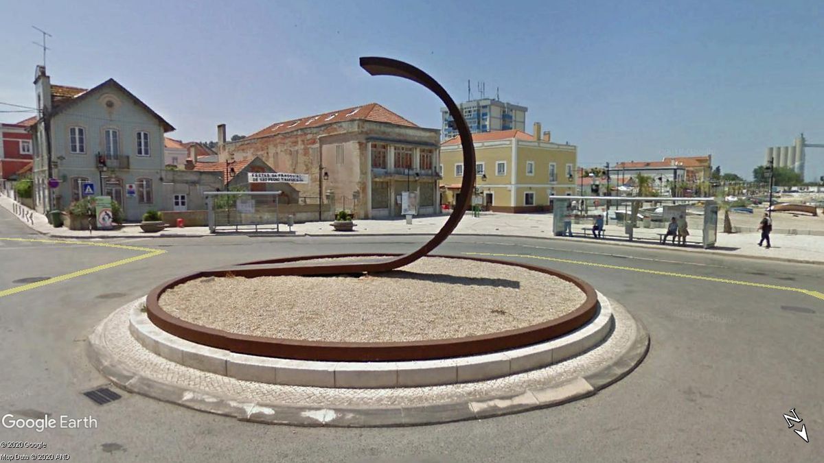 Escultura Onda de Abril