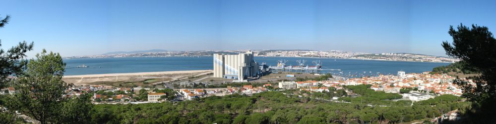 Paisagem sobre Trafaria e o mar