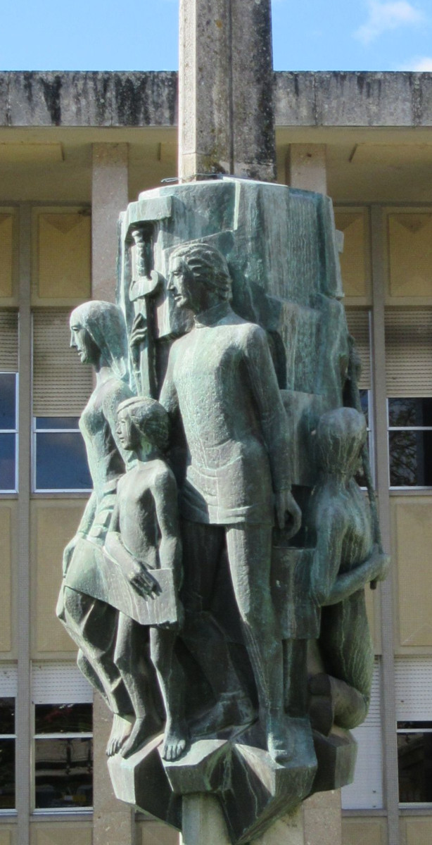 Escultura no Palácio da Justiça