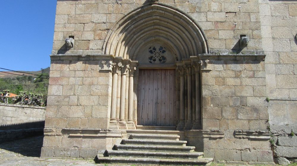 Igreja - Portal oeste