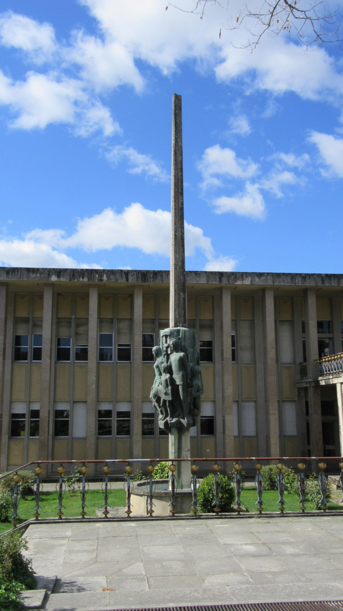 Escultura no Palácio da Justiça