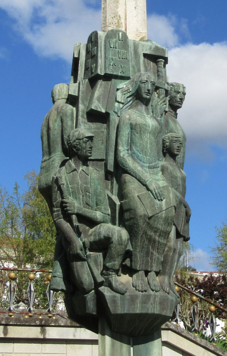 Escultura no Palácio da Justiça