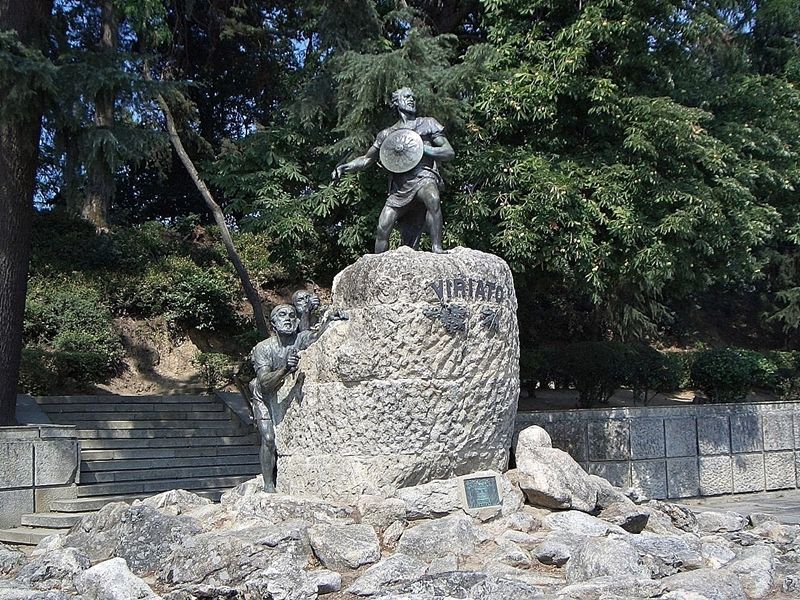 Estátua de Viriato na Cava do Viriato