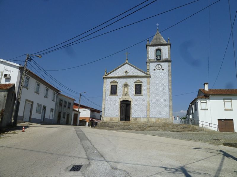 Igreja Matriz de Santiago de Riba-Ul