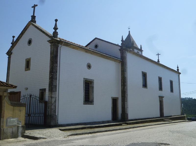 Igreja Matriz de Santiago de Riba-Ul