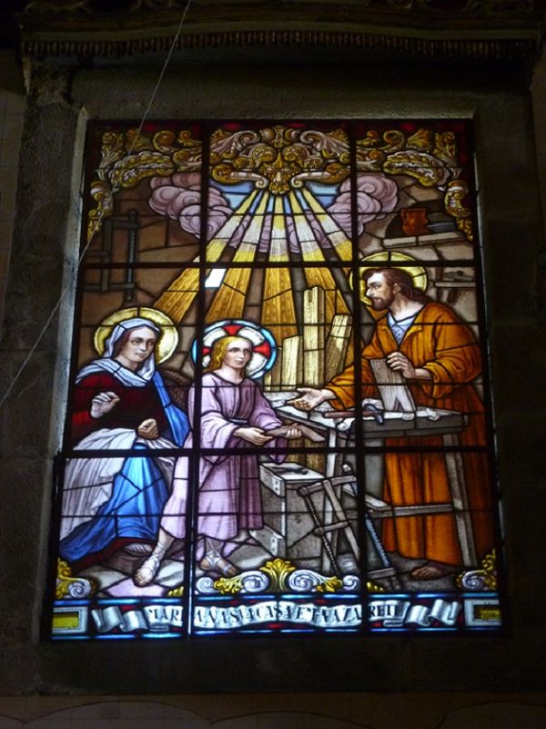 Igreja Matriz - Vitral da nave - direita