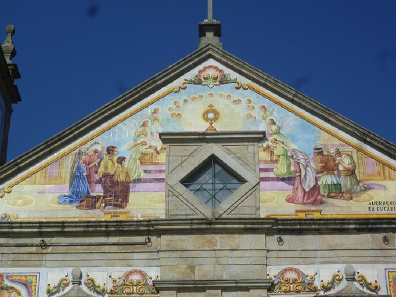 Igreja Matriz - Frontão triangular