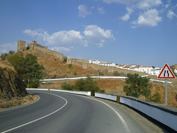 Castelo visto da estrada de Alcoutim