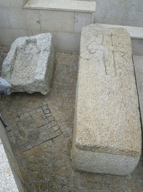 Igreja Santa Eulália - Sepulturas Antropomórficas