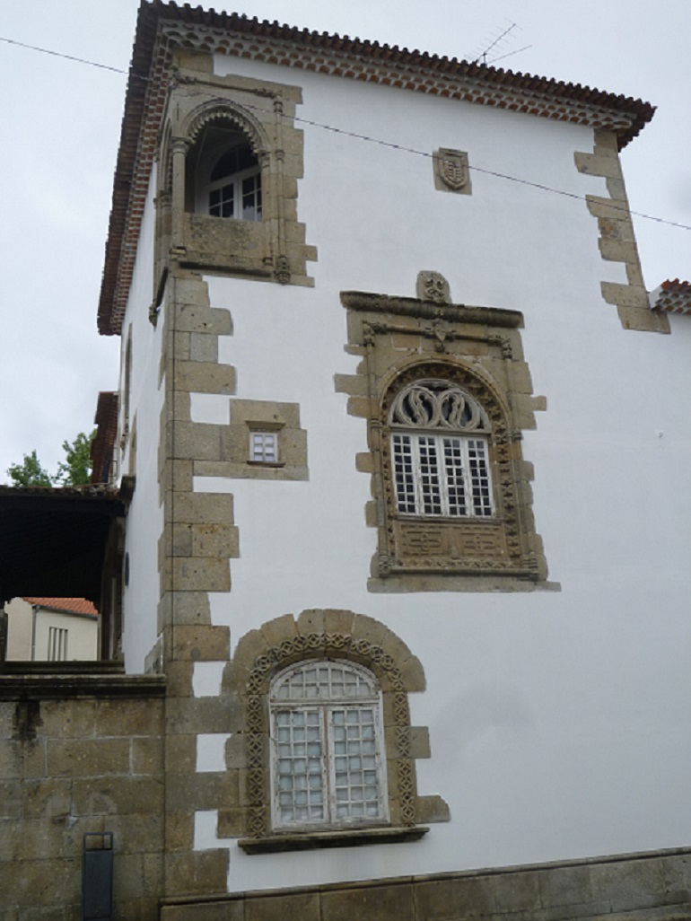 Casa dos Coimbras - Estilo Manuelino