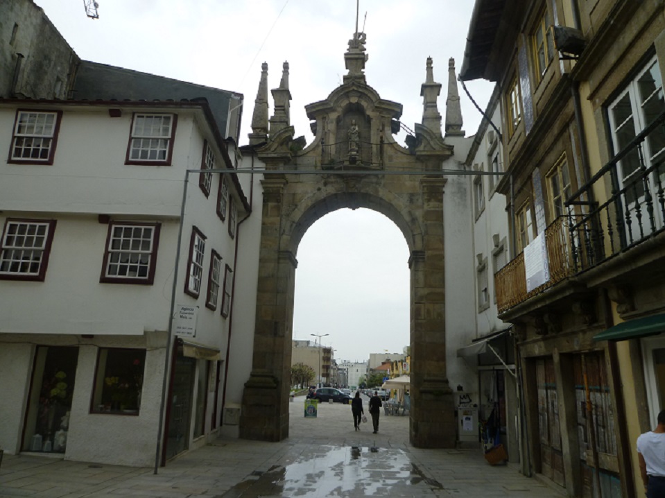 Vestígios Medievais - Arco da Porta Nova