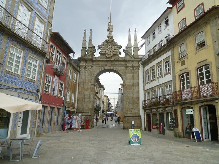 Vestígios Medievais - Arco da Porta Nova
