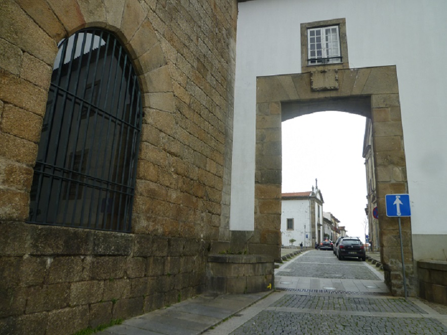 Vestígios Medievais - Torre de Santiago